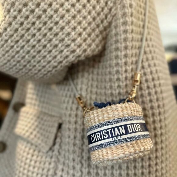 Dior Beige and Navy Woven Bucket Bag - Picture 4 of 14